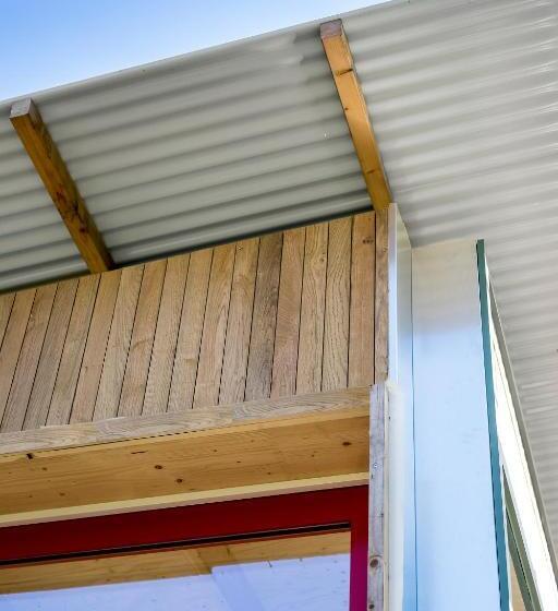 בונגלו משפחתי, B&b Baz