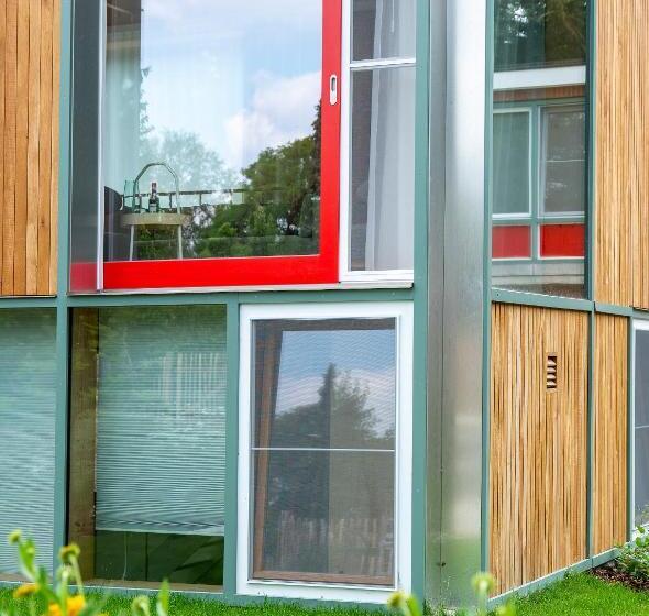 בונגלו משפחתי, B&b Baz