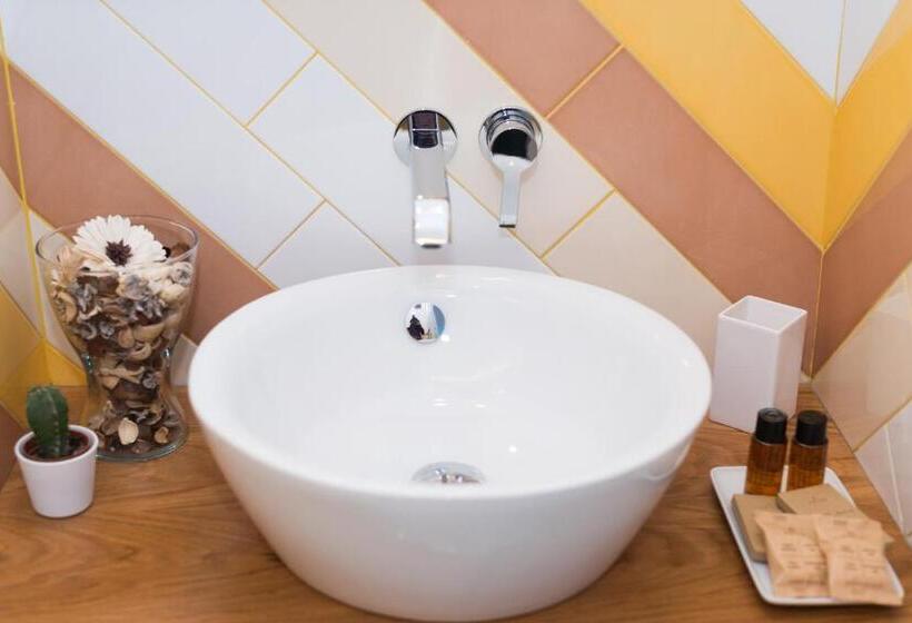 Номер Стандарт с Балконом, Sorrento Stylish Rooms