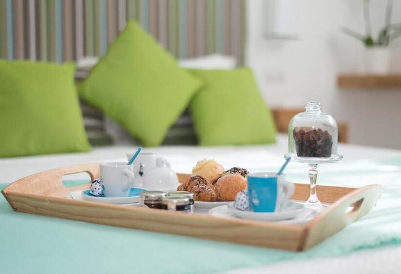 Номер Стандарт, Sorrento Stylish Rooms