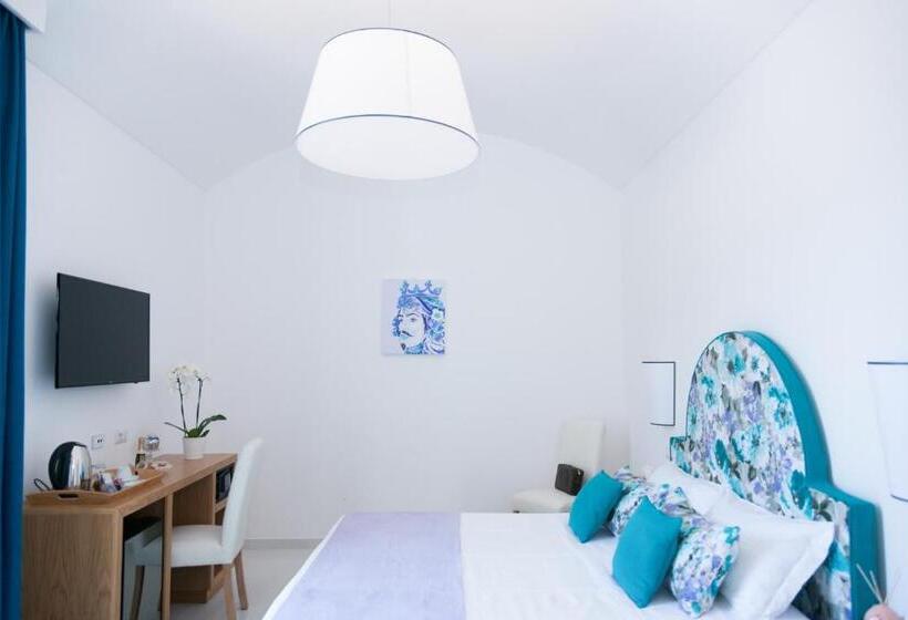 Номер Deluxe с Балконом, Sorrento Stylish Rooms