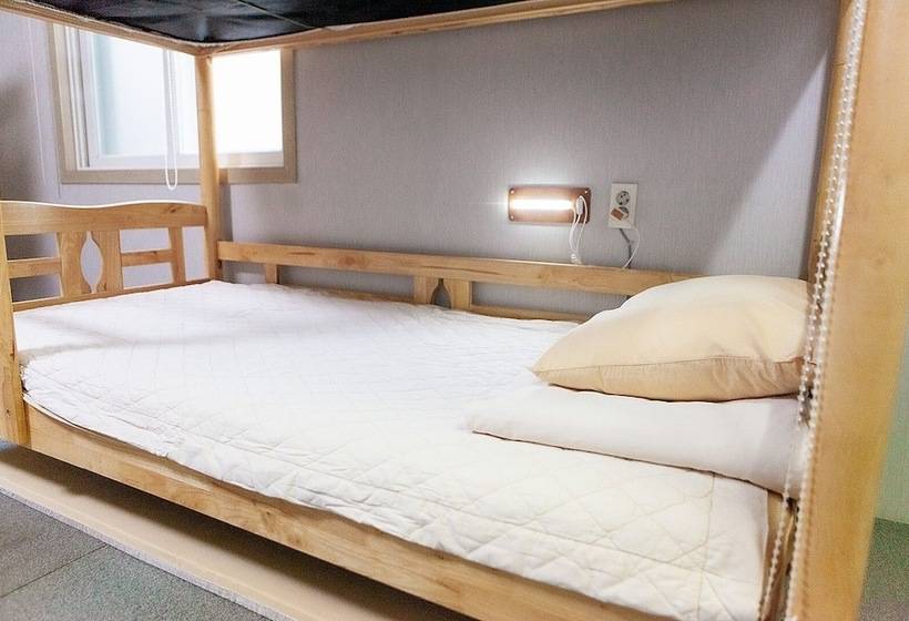 اتاق استاندارد سه نفره, Mihojae Hostel Busan
