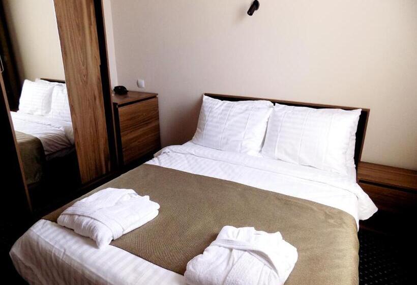 اتاق اکونومی, Garden Palace