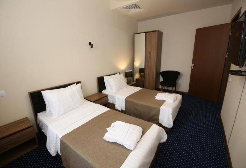 سوییت خانوادگی, Garden Palace