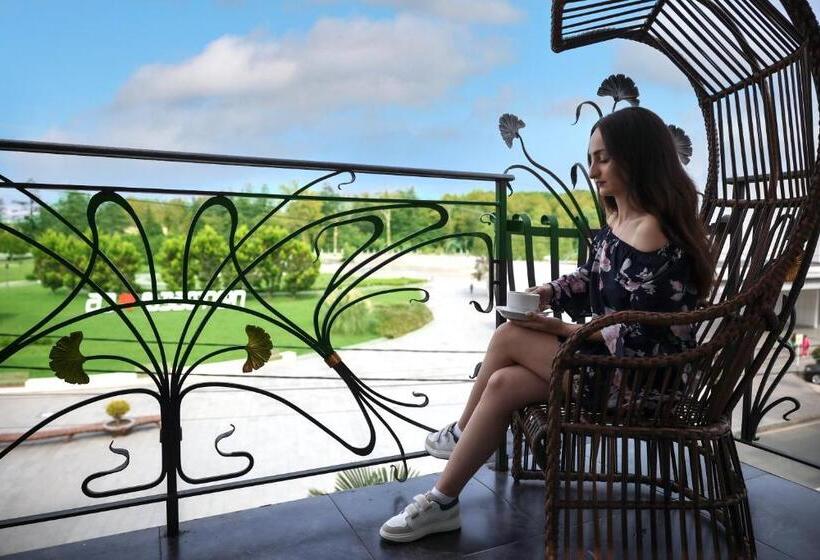 استودیو استاندارد با بالکن, Garden Palace