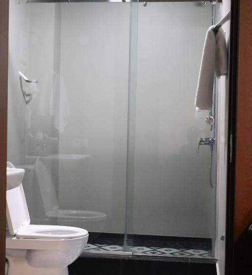 سوئیت جونیور با چشم‌انداز باغ, Garden Palace