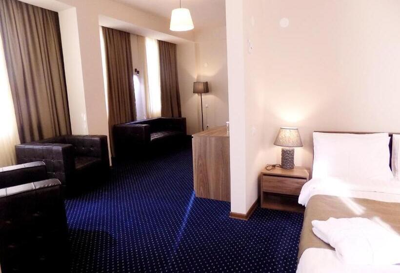 سوییت خانوادگی, Garden Palace