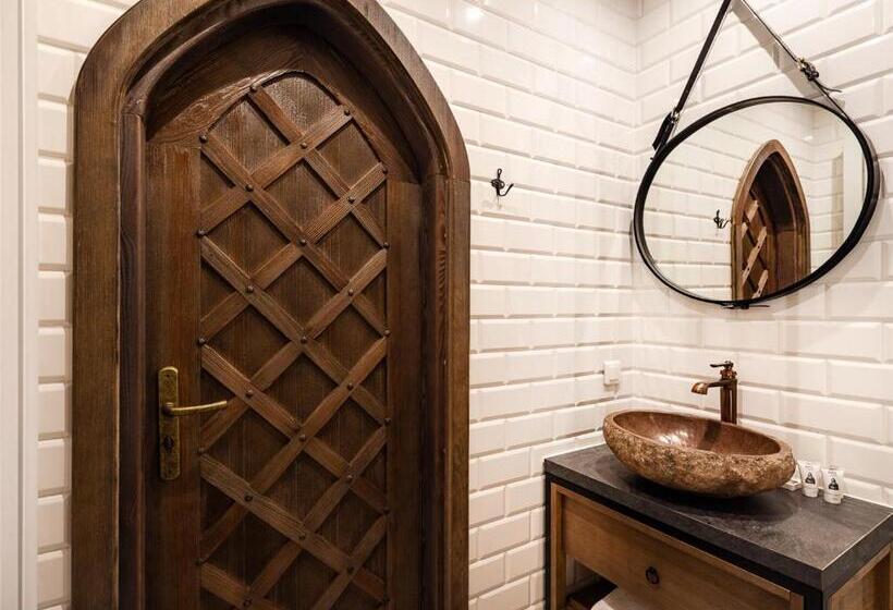 חדר סטנדרט, Gotyk House