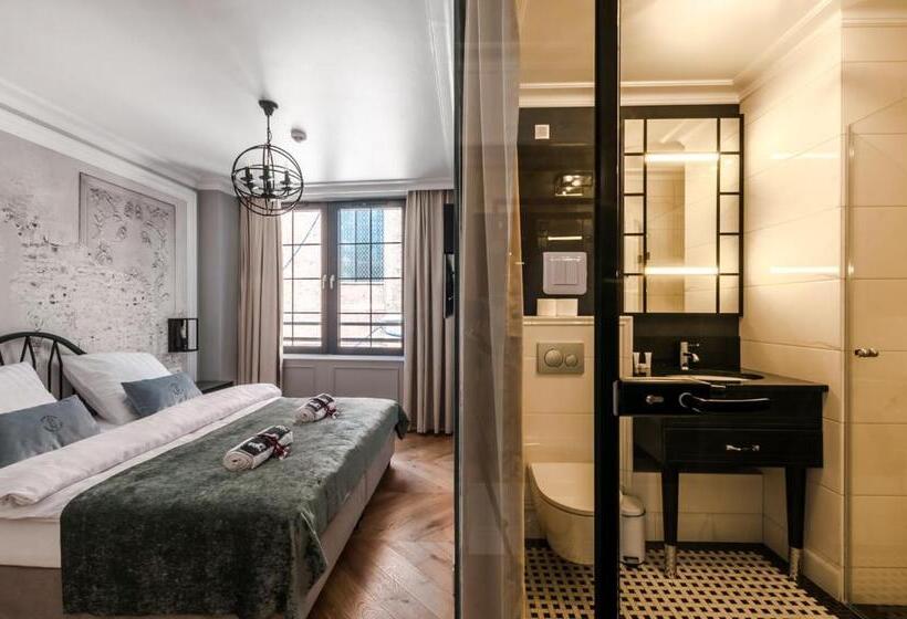 חדר דלוקס, Gotyk House