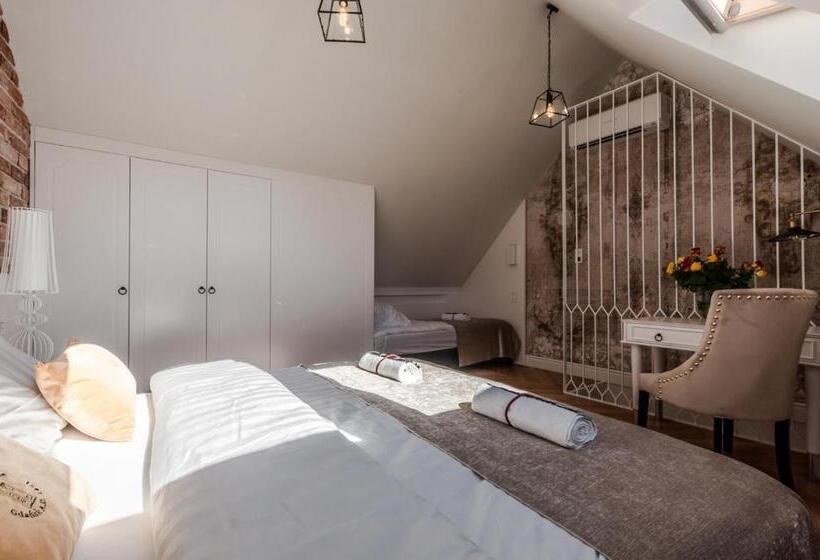 סוויטה דלוקס, Gotyk House