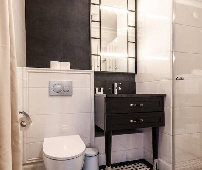 חדר דלוקס, Gotyk House