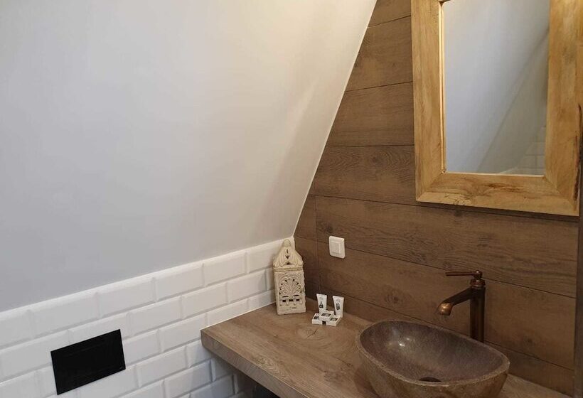 חדר סטנדרט, Gotyk House