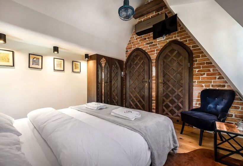 חדר סטנדרט, Gotyk House