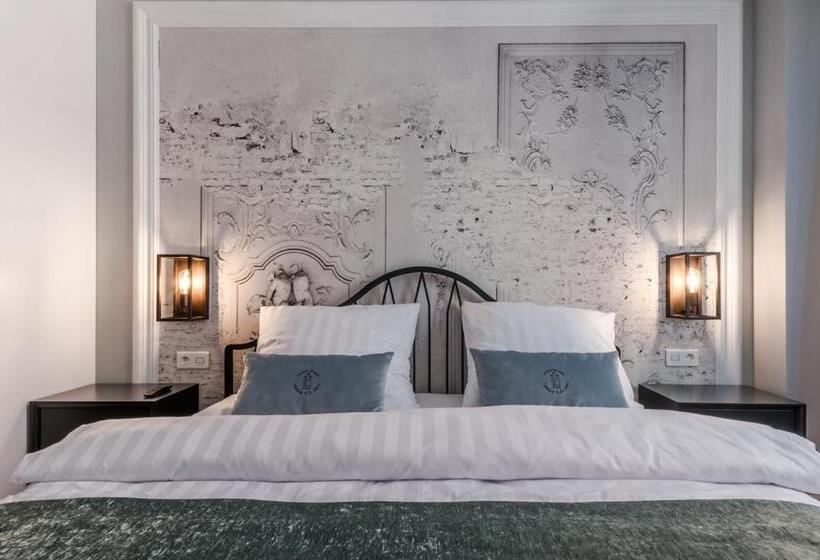 חדר דלוקס, Gotyk House