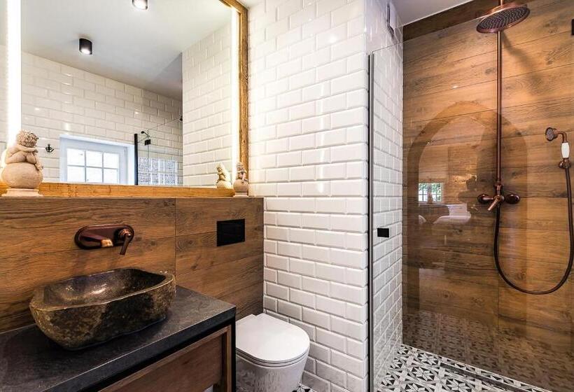 חדר סטנדרט, Gotyk House