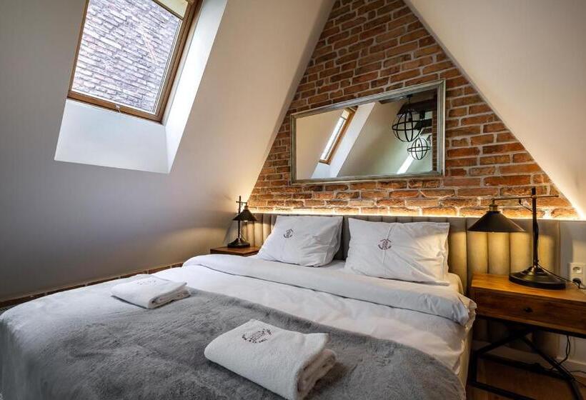 חדר סטנדרט, Gotyk House