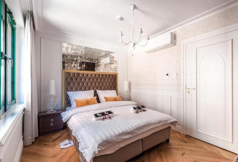 חדר סטנדרט, Gotyk House