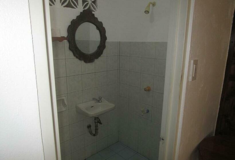 اتاق استاندارد, Point 303 Resort