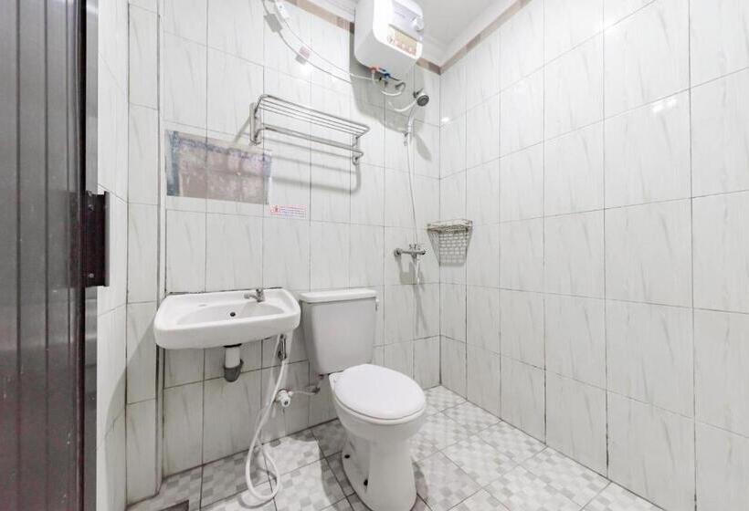 Номер Deluxe, Reddoorz Syariah @ Pangeran Suryanata Samarinda