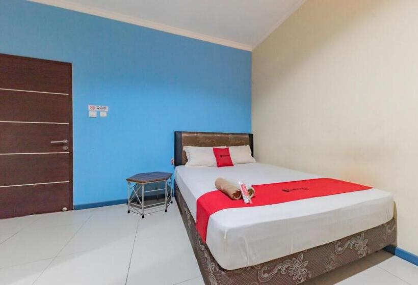 Номер Deluxe, Reddoorz Syariah @ Pangeran Suryanata Samarinda