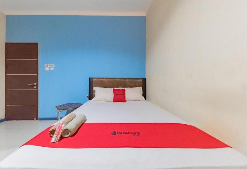 Номер Deluxe, Reddoorz Syariah @ Pangeran Suryanata Samarinda