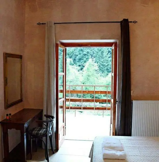 バルコニー付きデラックスルーム, La Locanda