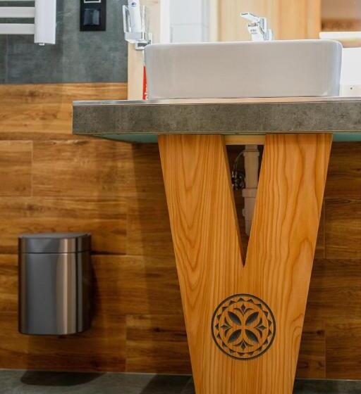 اتاق لوکس, Willa U Gałów