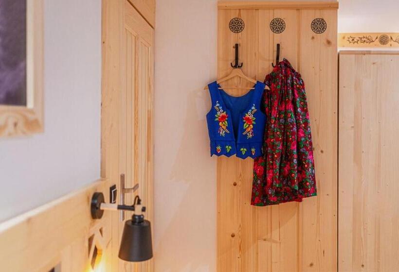 اتاق لوکس, Willa U Gałów