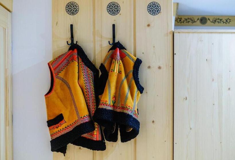 اتاق لوکس سه تخته, Willa U Gałów