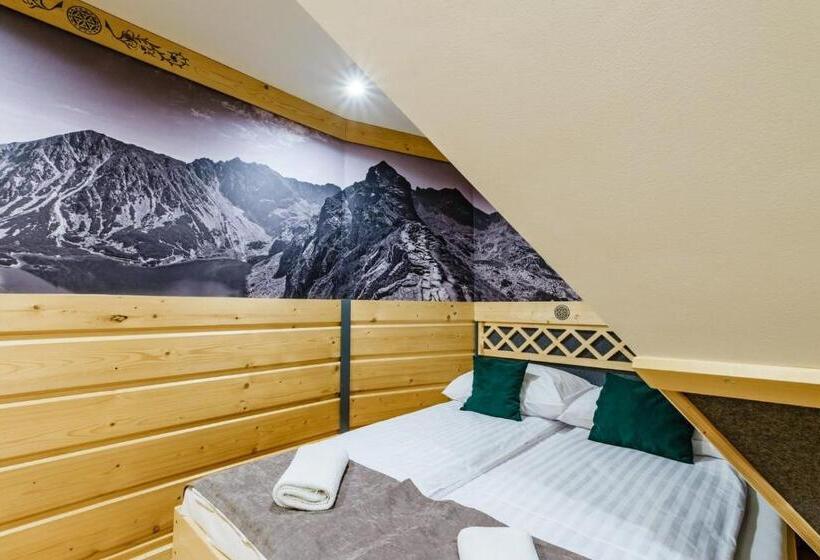 Quarto Standard Teto Inclinado, Willa U Gałów