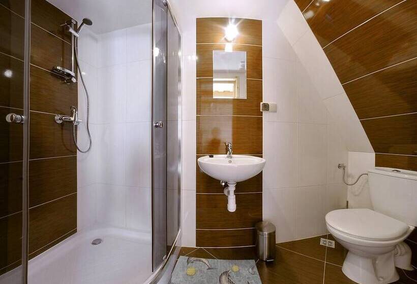 اتاق استاندارد سه نفره, Willa U Gałów