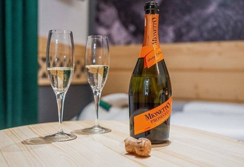 اتاق لوکس سه تخته, Willa U Gałów