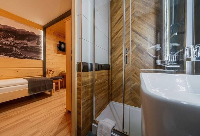 اتاق لوکس چهار تخته, Willa U Gałów