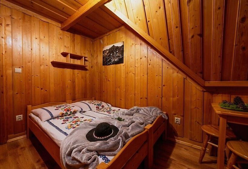 Quarto Estandar, Willa U Gałów