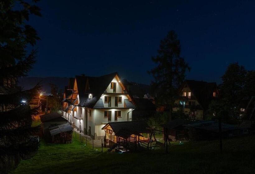 اتاق لوکس, Willa U Gałów