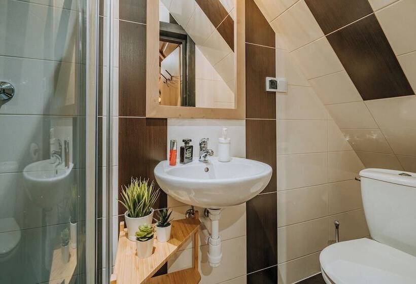 اتاق استاندارد سه نفره, Willa U Gałów