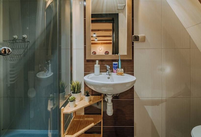 اتاق استاندارد سه نفره, Willa U Gałów