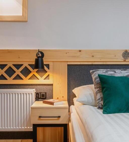 اتاق لوکس, Willa U Gałów