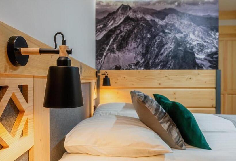 اتاق لوکس, Willa U Gałów