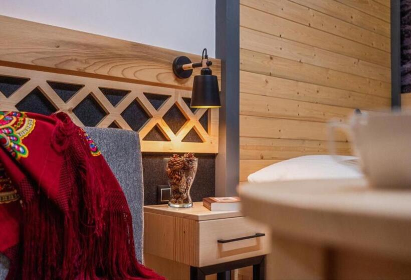 اتاق لوکس, Willa U Gałów