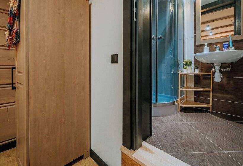 اتاق استاندارد چهار تخته, Willa U Gałów