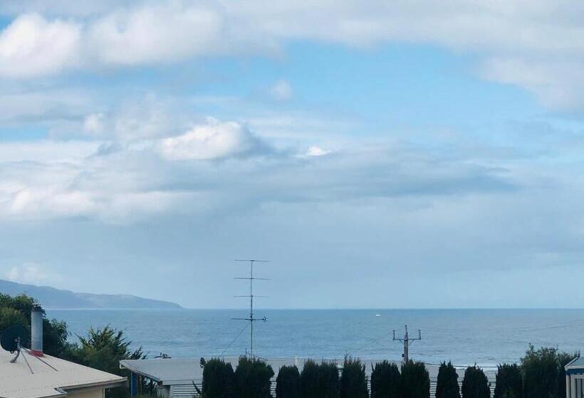 2 Bedroom Deluxe Apartment Sea View, Apollo Bay Seal Apartments