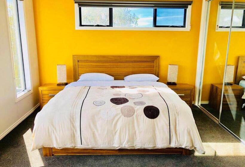 2 Bedroom Deluxe Apartment Sea View, Apollo Bay Seal Apartments