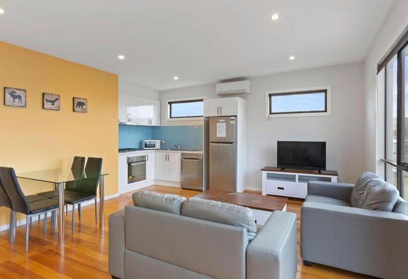 דירת 4 חדרים, Apollo Bay Seal Apartments