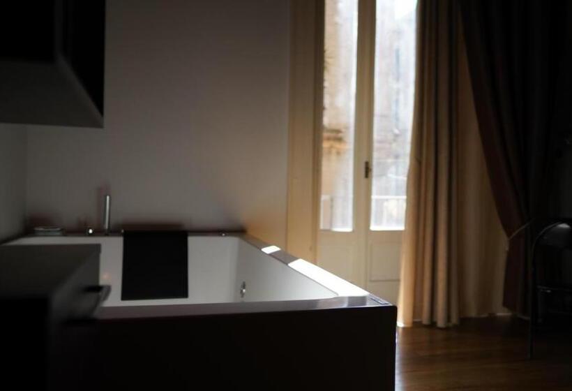 سوئیت با وان آب گرم, Duomo Luxury Suites