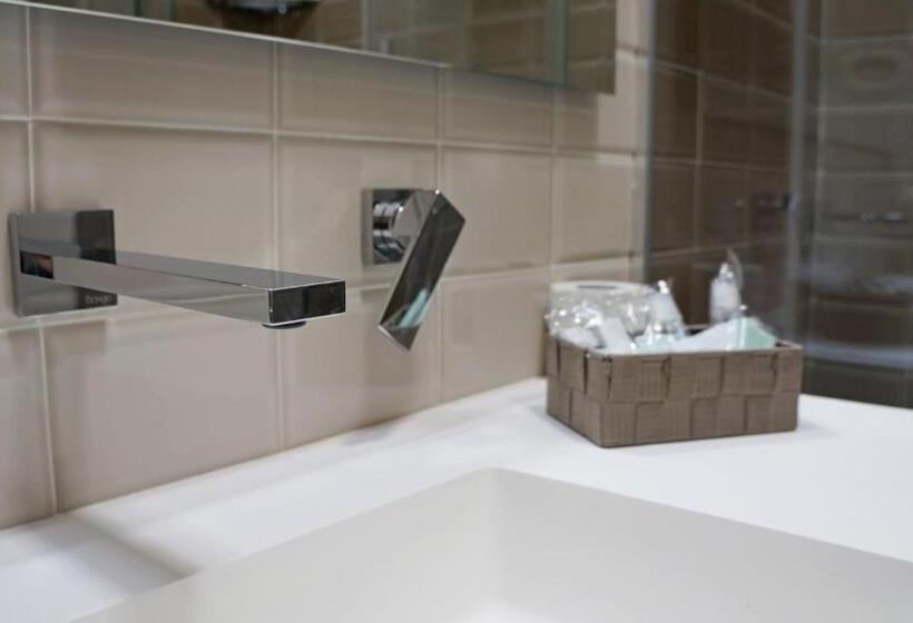 اتاق استاندارد با بالکن, Duomo Luxury Suites