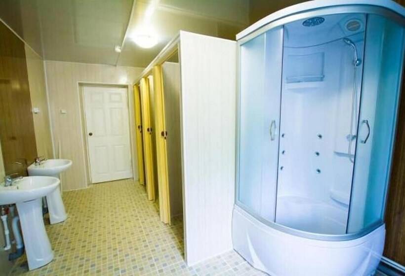 اتاق استاندارد چهار تخته, Hostel Sfera