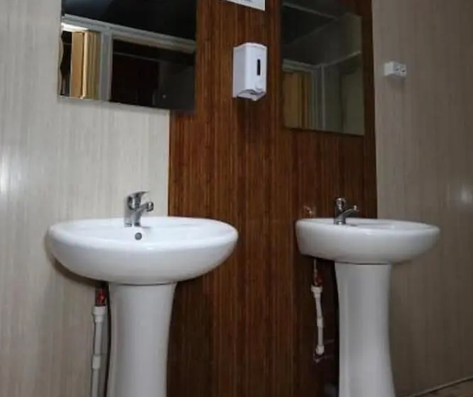 اتاق استاندارد چهار تخته, Hostel Sfera