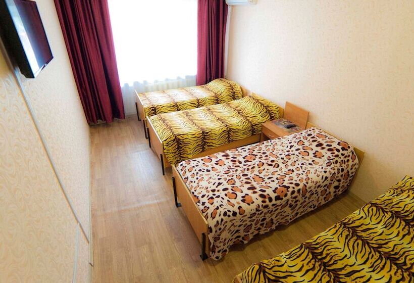 اتاق استاندارد چهار تخته, Hostel Sfera