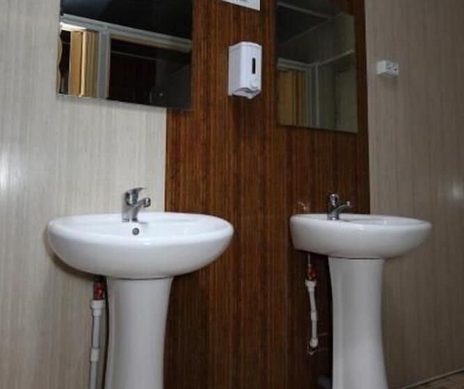 تختخواب در اتاق مشترک, Hostel Sfera